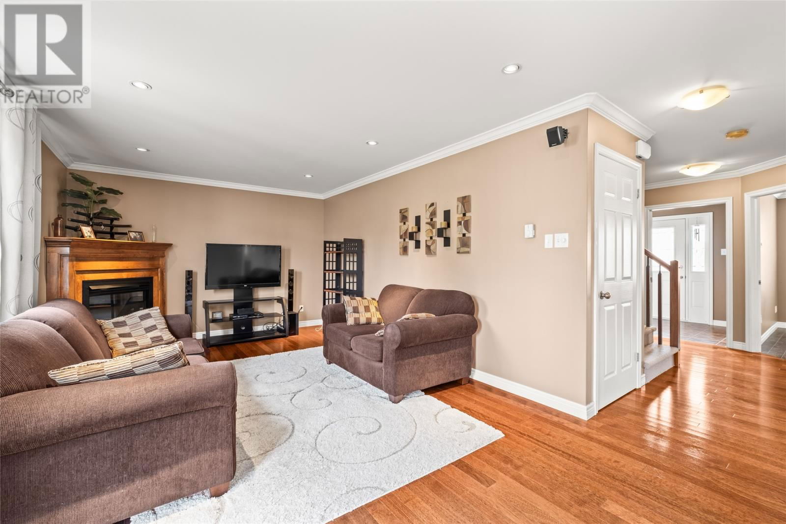 22 CARLINGFORD STREET Image 7