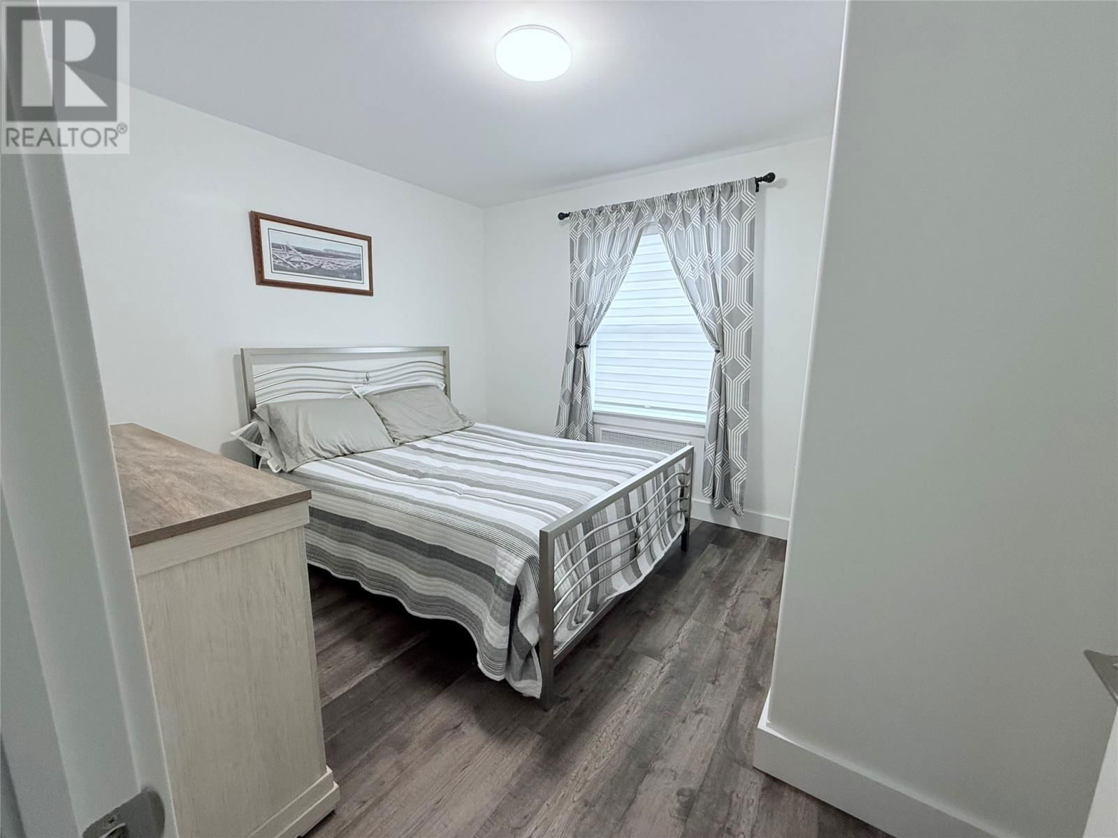 42 MURDOCH DRIVE Image 13