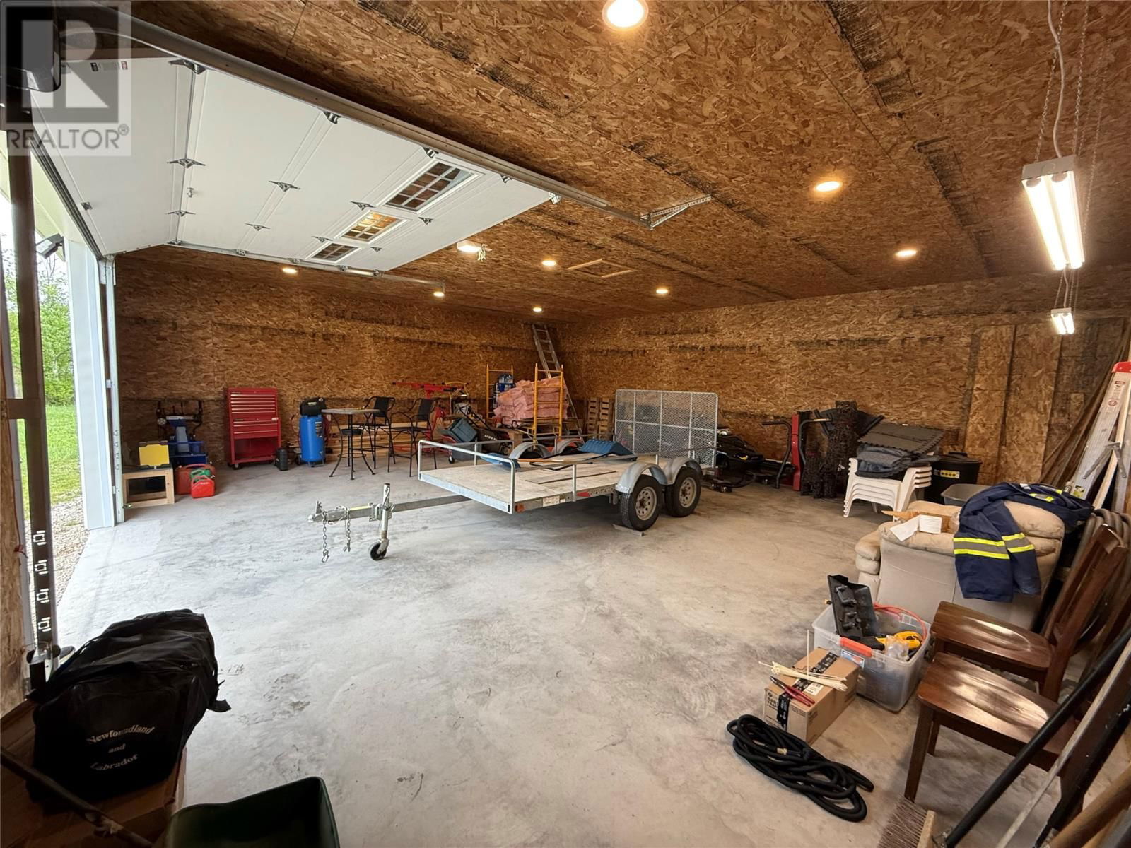 42 MURDOCH DRIVE Image 22