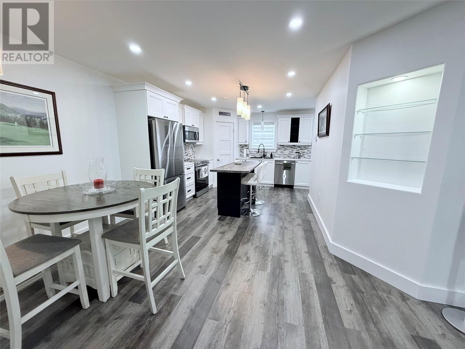 42 MURDOCH DRIVE Image 5