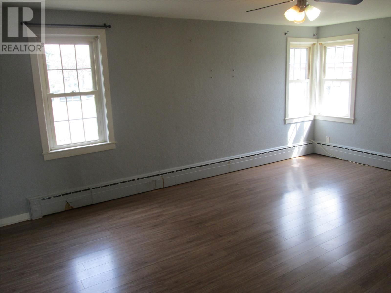 180 MAIN STREET Image 16