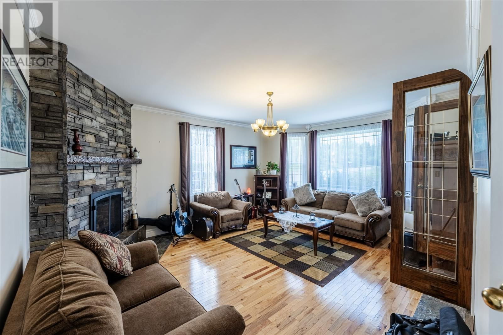 2 HAYES AVENUE Image 11