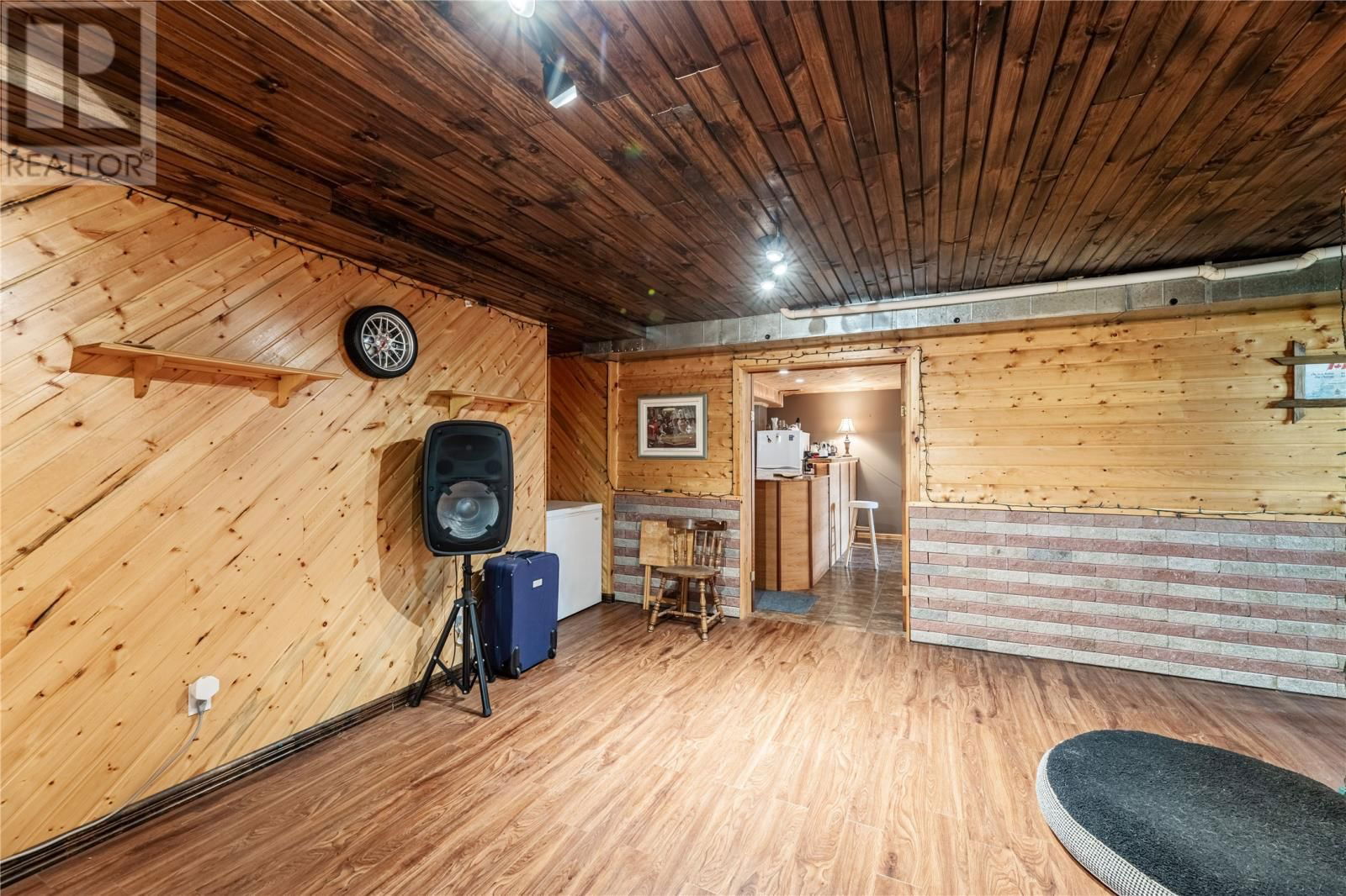 2 HAYES AVENUE Image 28