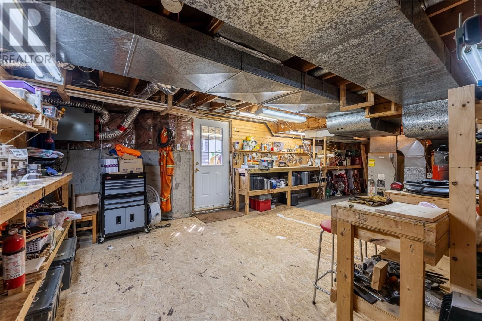 2 HAYES AVENUE Image 32