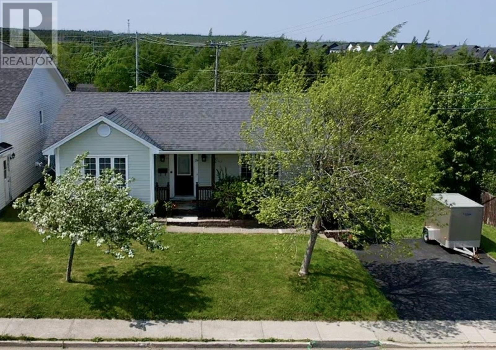 24 TREE TOP DRIVE Image 1