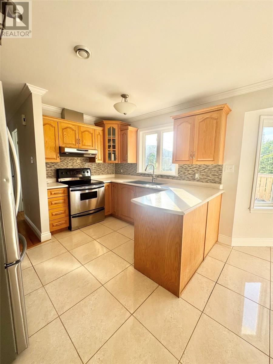 24 TREE TOP DRIVE Image 10