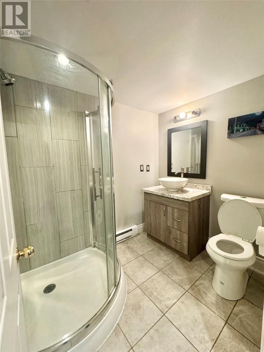 24 TREE TOP DRIVE Image 18