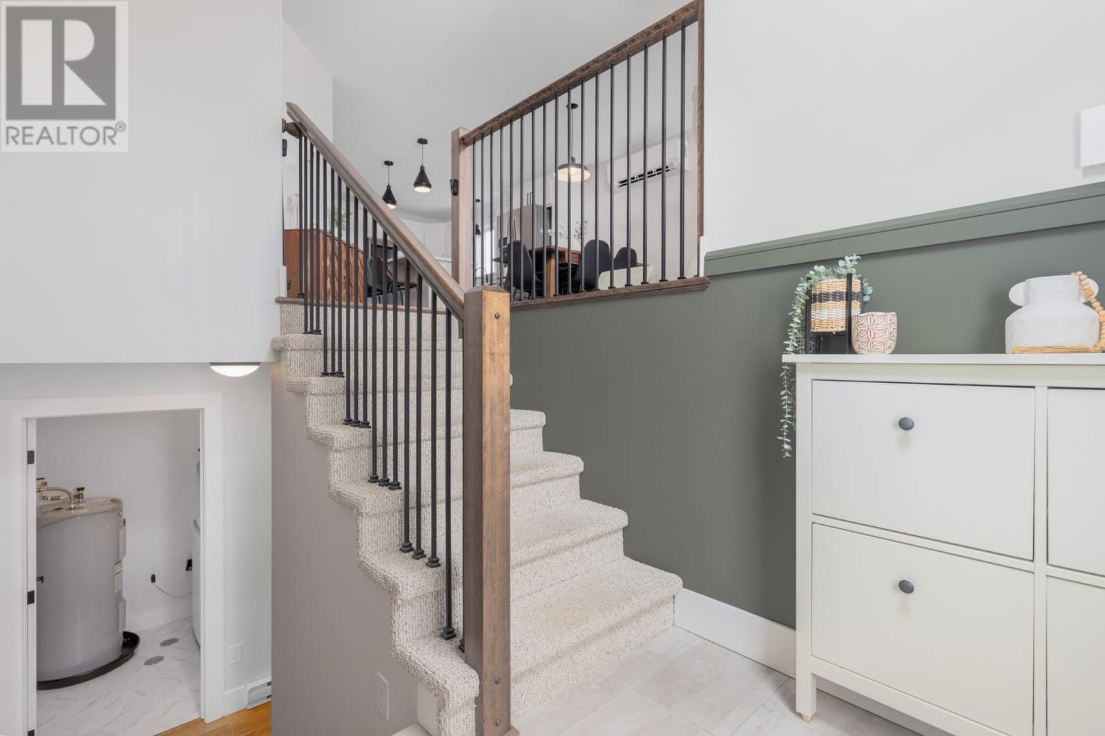 24 PHOENIX DRIVE Image 13