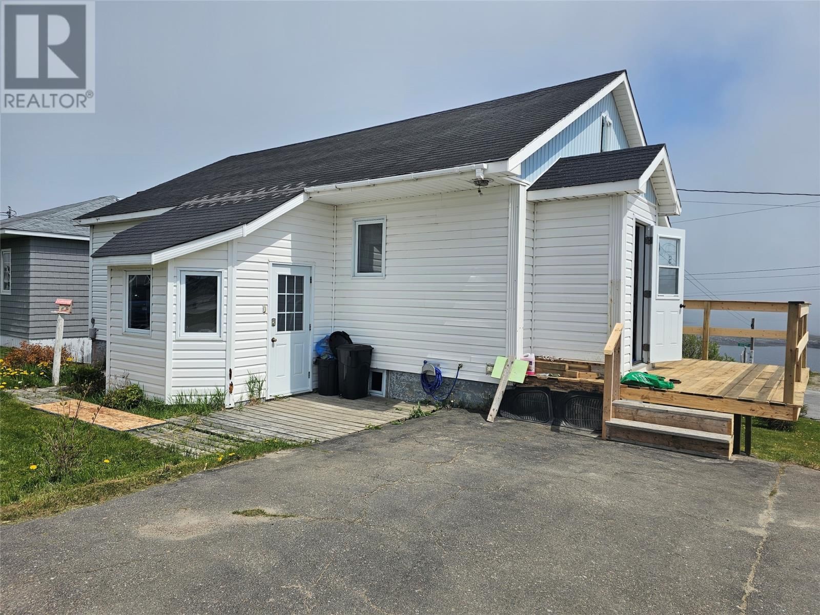 2 First Avenue, Channel-Port aux Basques, Newfoundland & Labrador A0M 1C0