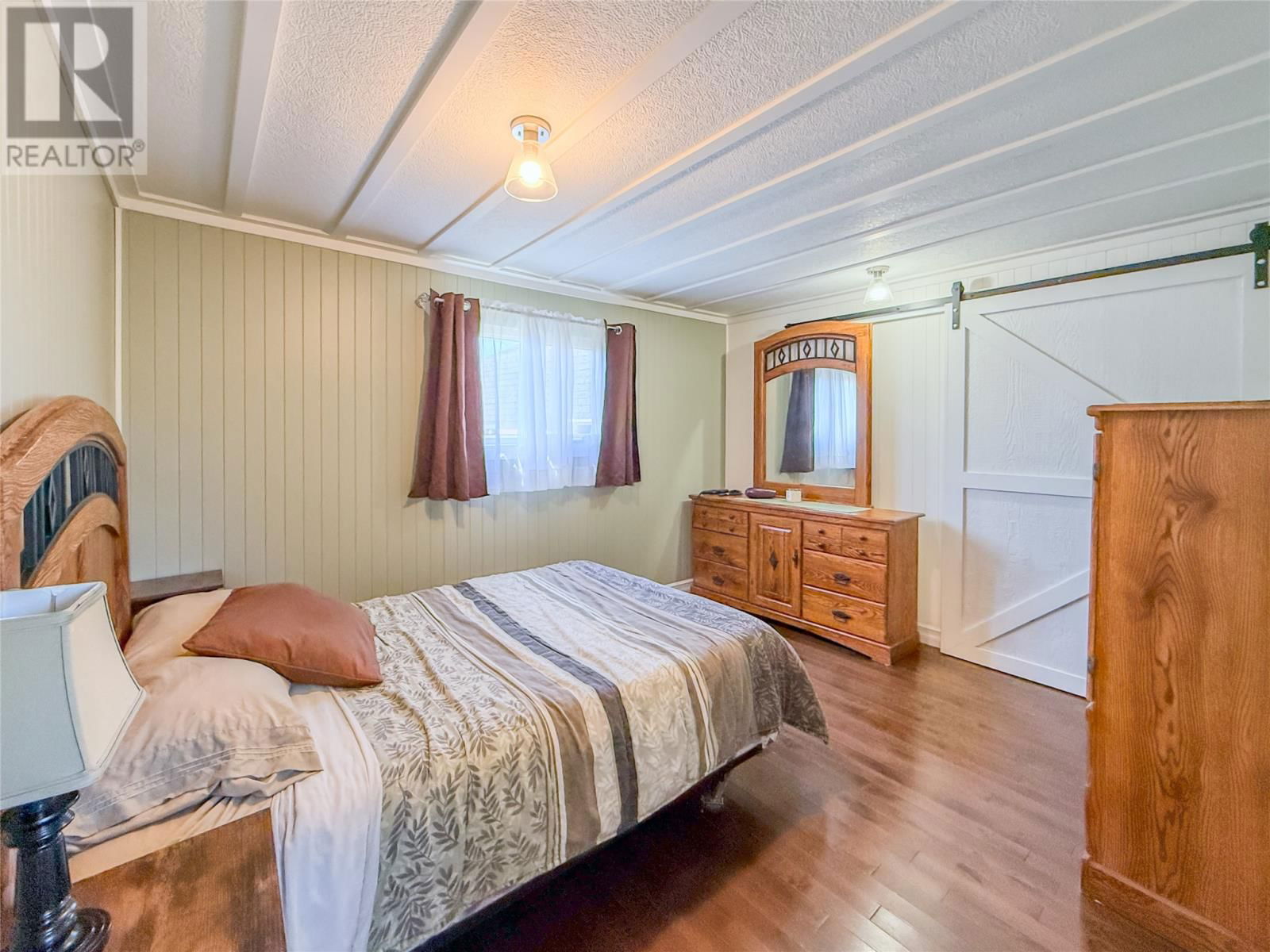 8 JUNIPER DRIVE Image 11