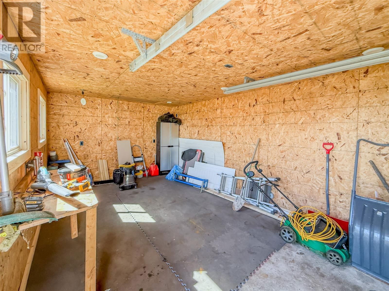 8 JUNIPER DRIVE Image 14