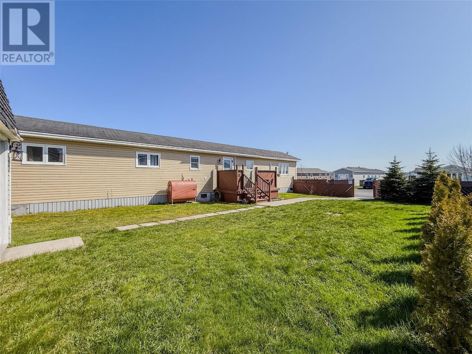8 JUNIPER DRIVE Image 16