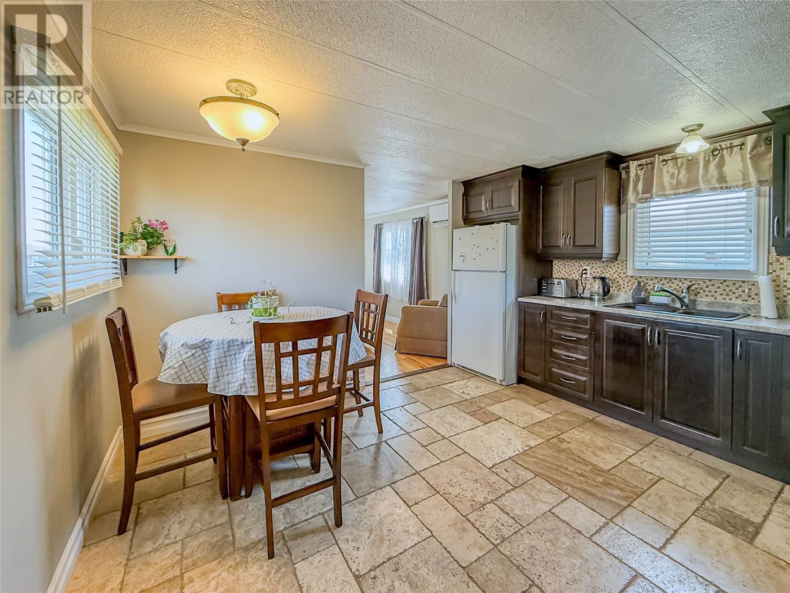8 JUNIPER DRIVE Image 5