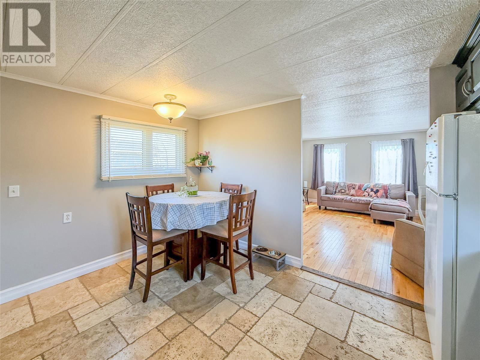 8 JUNIPER DRIVE Image 6