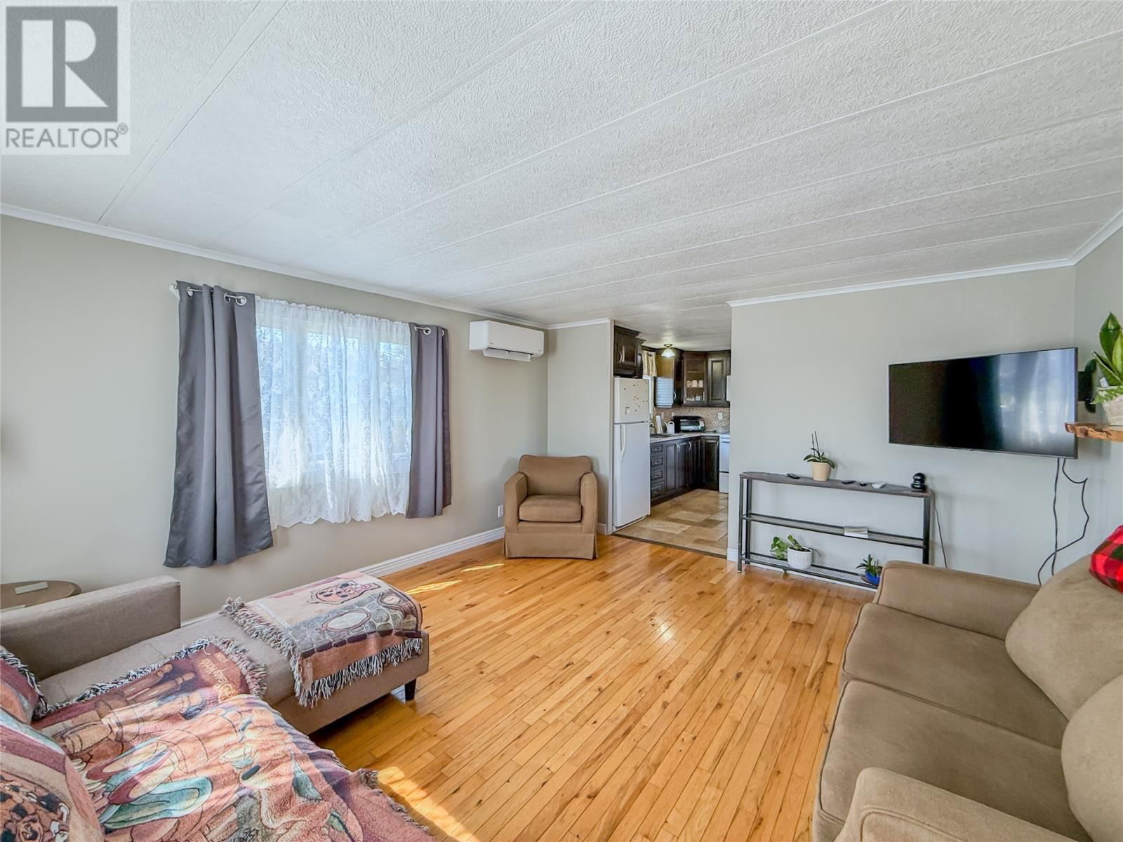 8 JUNIPER DRIVE Image 8