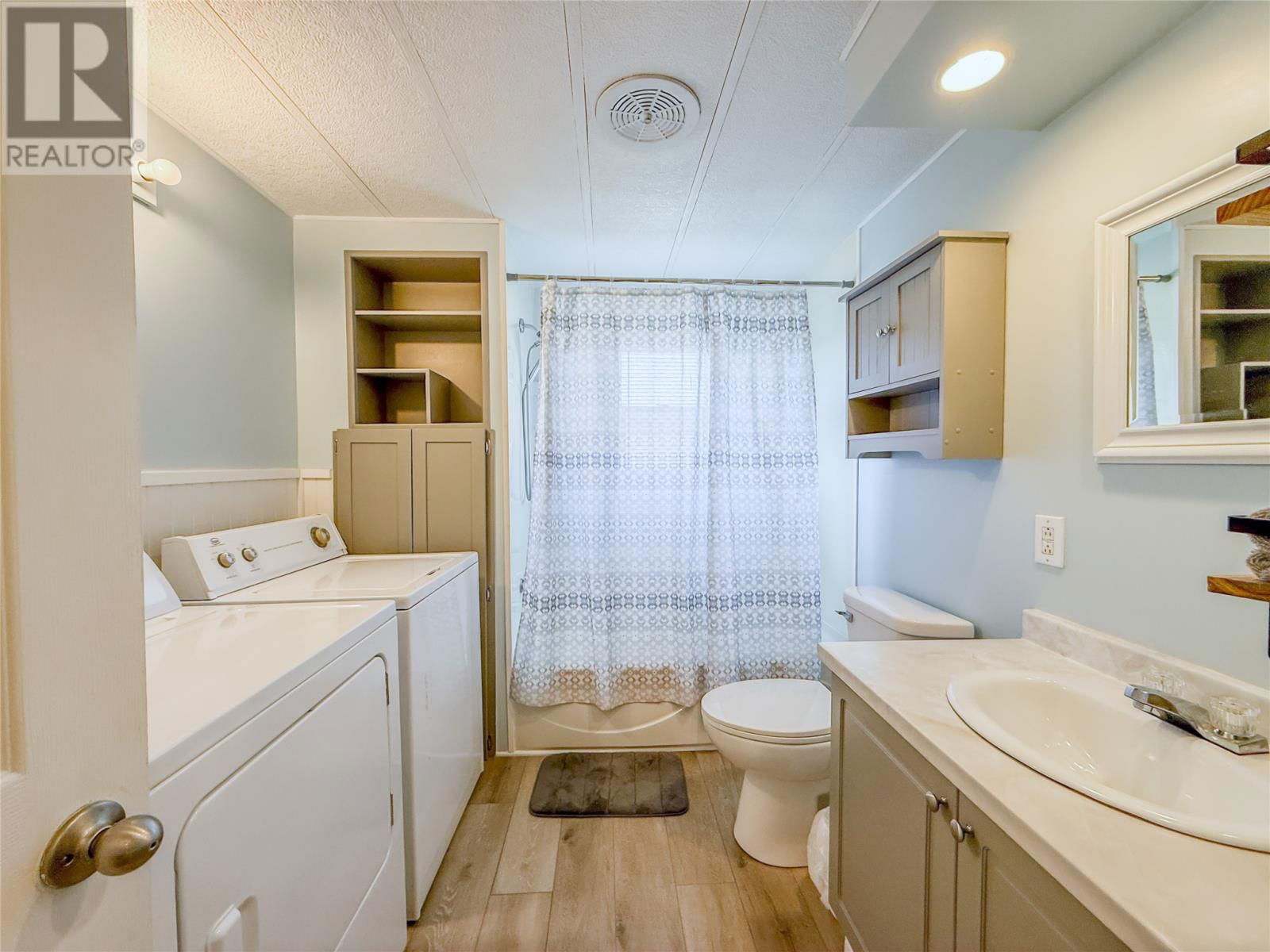 8 JUNIPER DRIVE Image 9
