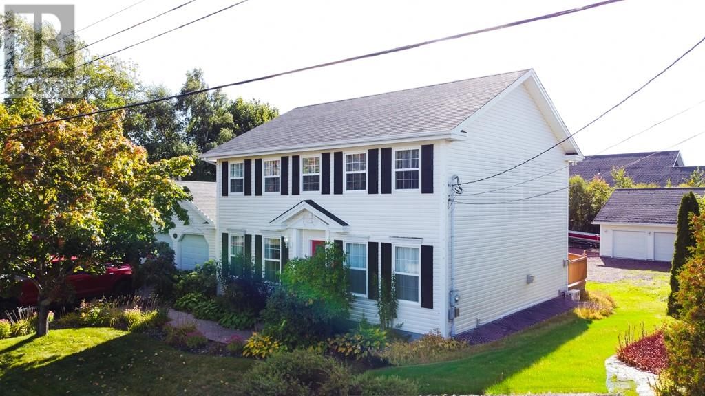 16 Heneys Pond Road, Bay Roberts, Newfoundland & Labrador A0A 1G0