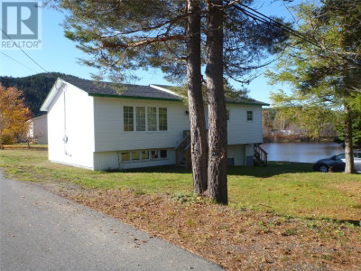46 Main Road | Hickmans Harbour Newfoundland & Labrador | Slide Image Three