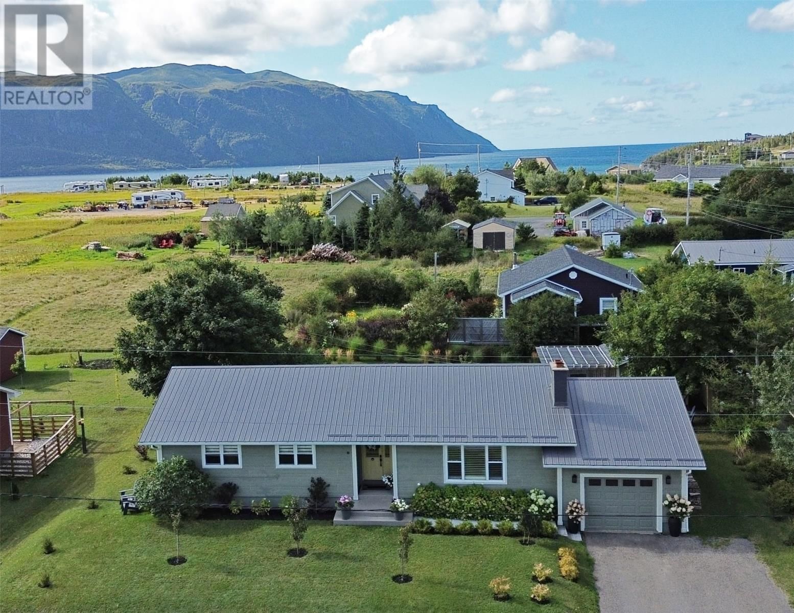 10 Budgen's Cove Road, Norris Point, Newfoundland & Labrador A0K 3V0