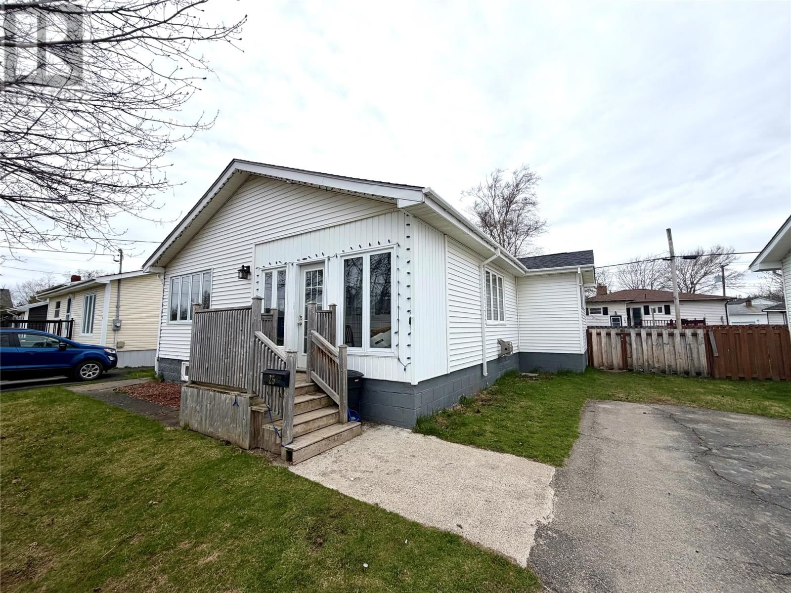 25 St Stephens Street, Stephenville, Newfoundland & Labrador A2N 1L5