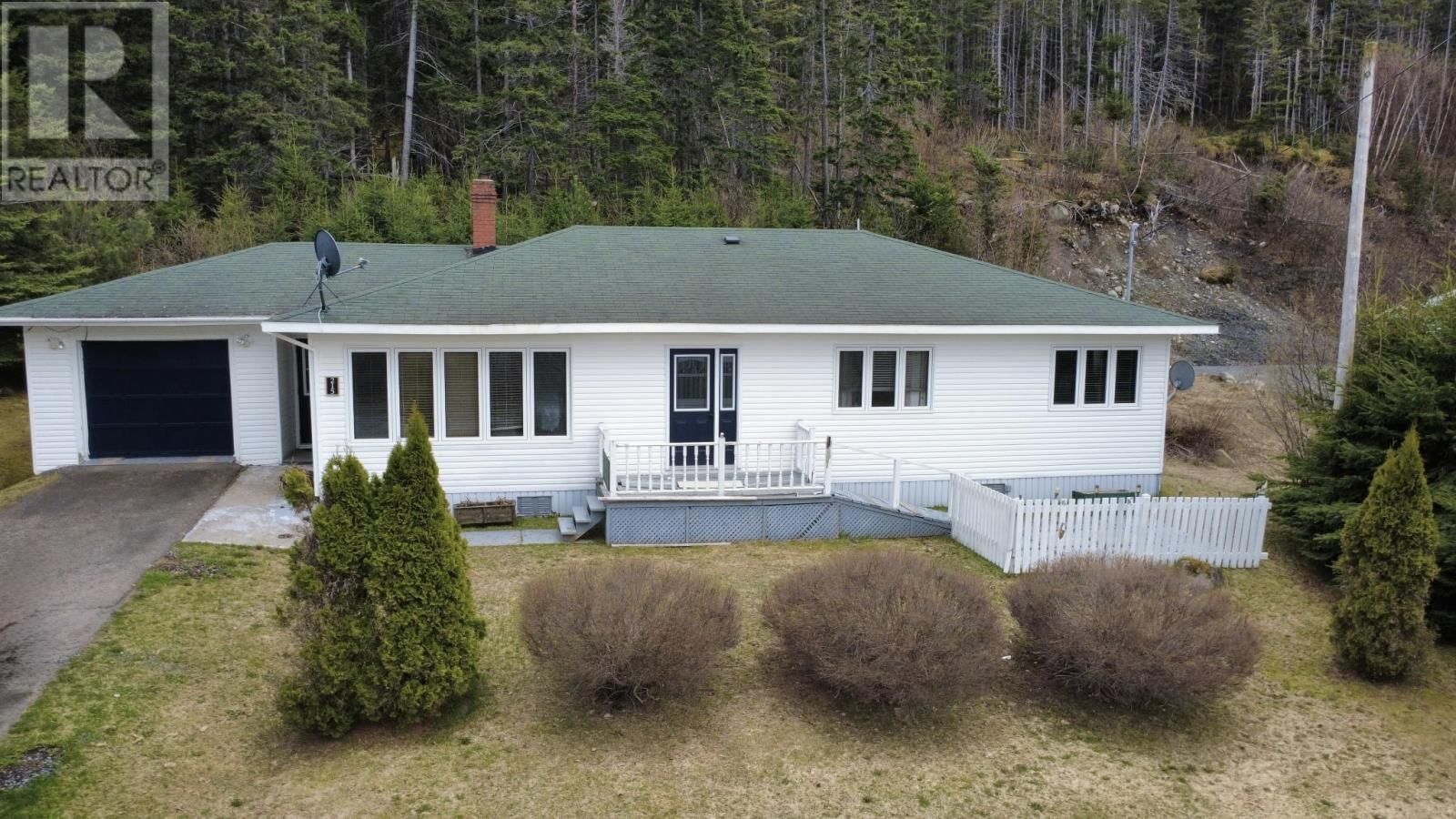 215 Citizens Drive, Norris Arm, Newfoundland & Labrador A0G 3M0