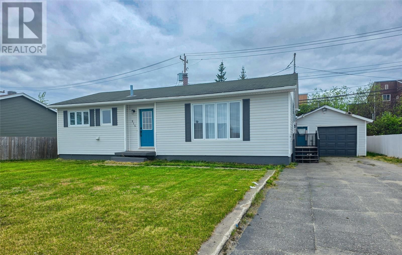915 Bartlett Drive, Labrador City, Newfoundland & Labrador A2V 2N3