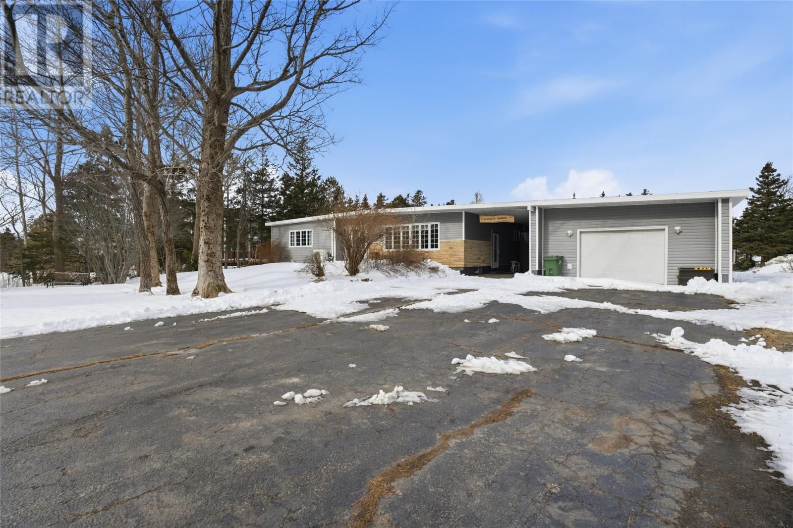 214-216 Creston Boulevard, Marystown, Newfoundland & Labrador A0E 1K0