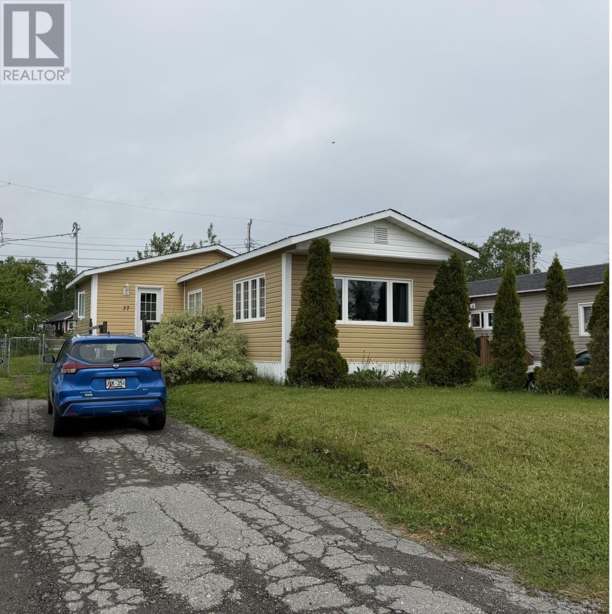 37 Gray Avenue, Gander, Newfoundland & Labrador A1V 1Y5