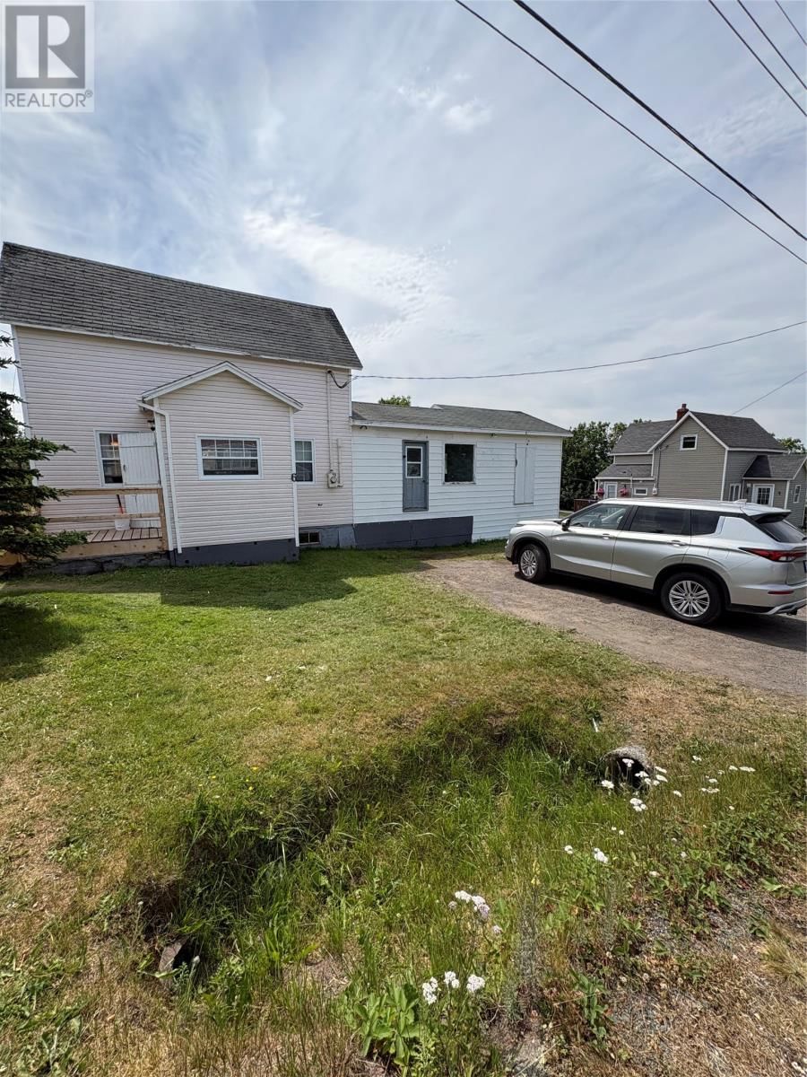 6 Grammar Street, Bell Island, Newfoundland & Labrador A0A 4H0
