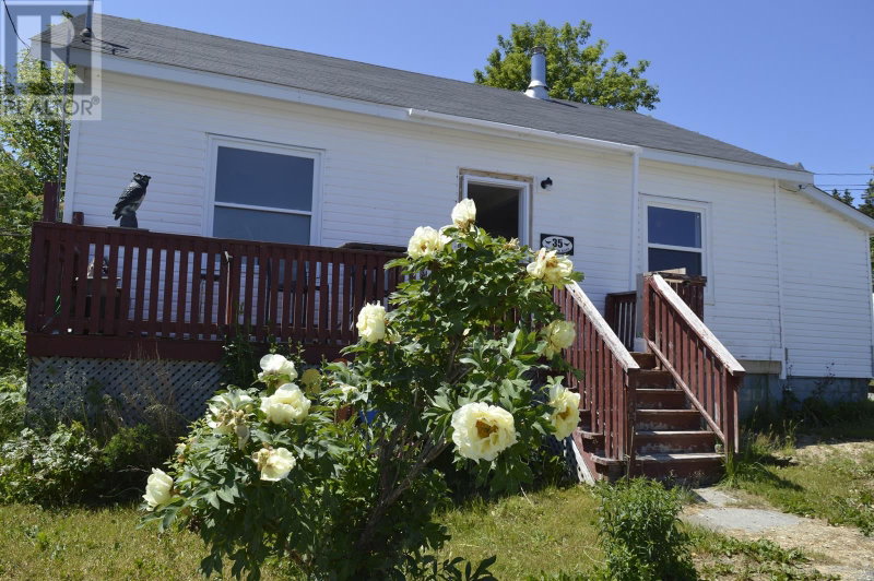35 Harbour Road New Perlican Newfoundland & Labrador, A0B 2S0 - 2 Bedrooms Home For Sale