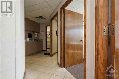 Image #1 of Commercial for Sale at 1929 Russell Road Unit#204, Ottawa, Ontario