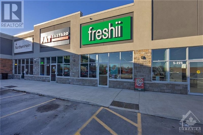 Image #1 of Restaurant for Sale at 225 Gore Road, Kingston, Ontario