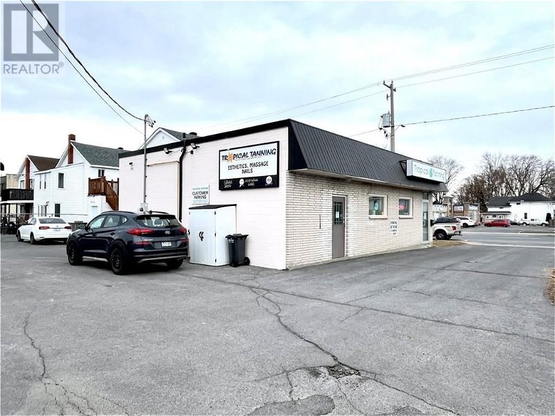 Image #1 of Business for Sale at 725 Pitt Street, Cornwall, Ontario
