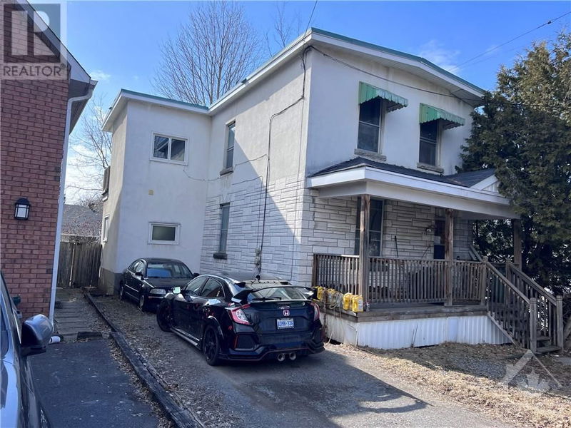 558 TWEEDSMUIR Avenue  Ottawa, K1Z5P2 | Image 1