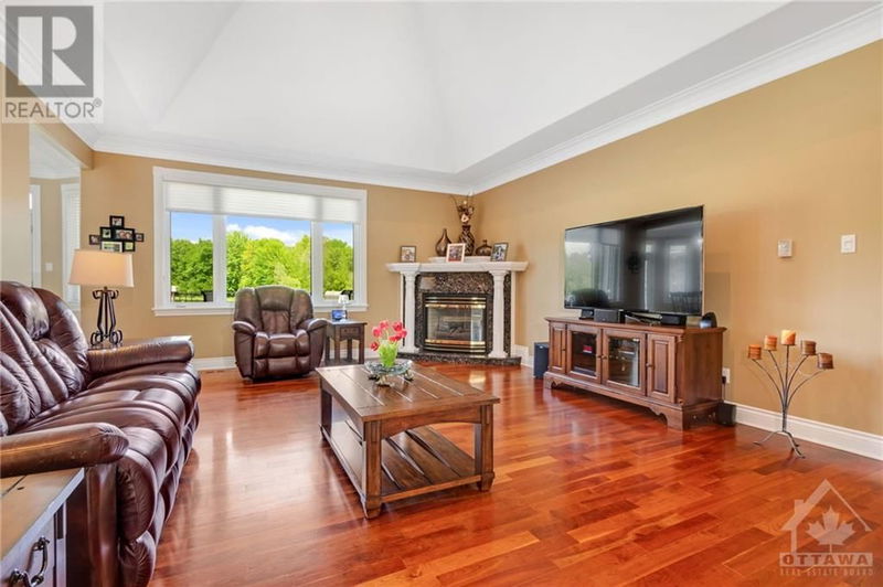 2501 KEARNS Way  Ottawa, K4P1R9 | Image 4