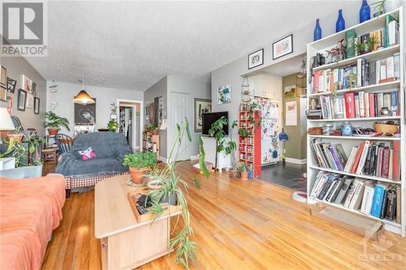 2421 IRIS Street  Ottawa, K2C1C7 | Image 10