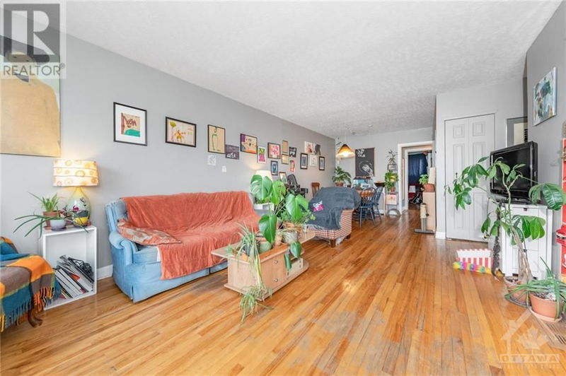 2421 IRIS Street  Ottawa, K2C1C7 | Image 9