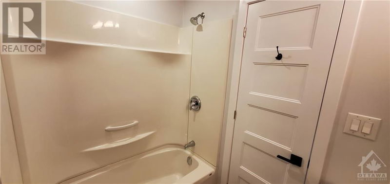 2300 ELMIRA Drive  Ottawa, K2C1H4 | Image 17