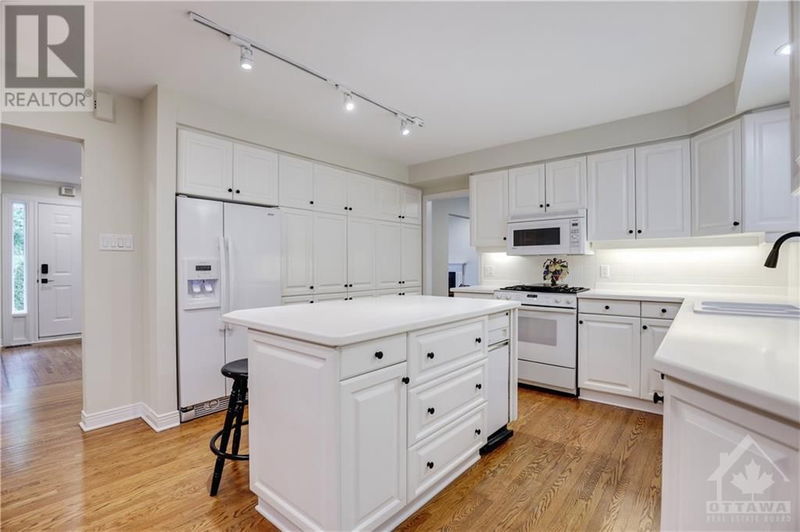 1781 RHODES Crescent  Ottawa, K1H5T1 | Image 11