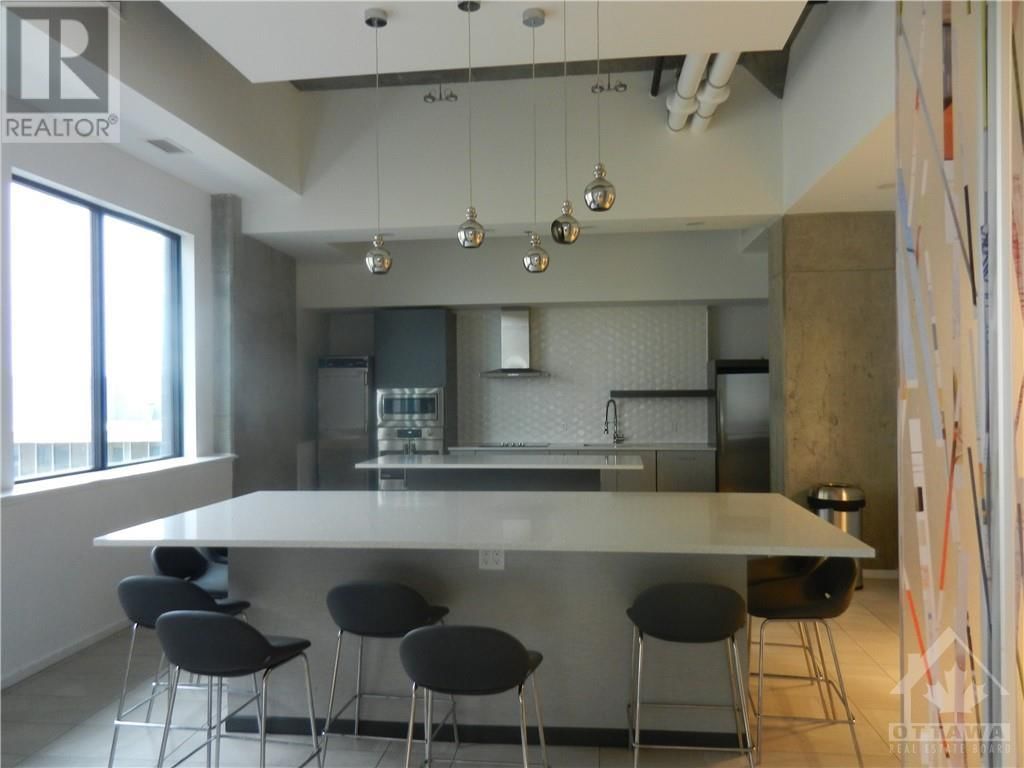 105 CHAMPAGNE AVENUE UNIT#1011 Image 14