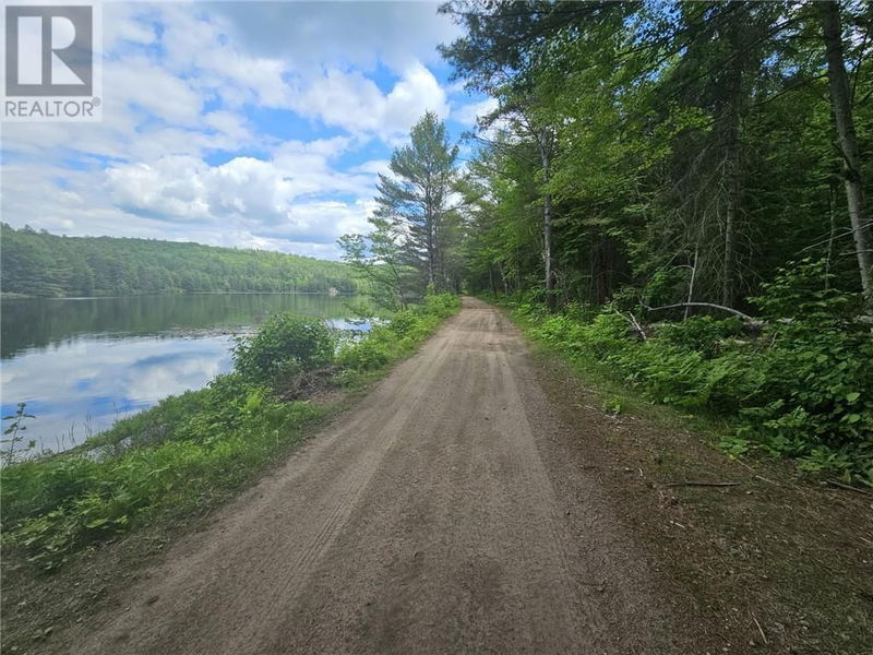 00B OTTER LAKE TRAIL BED Trail  Barry's Bay, K0J1B0 | Image 9