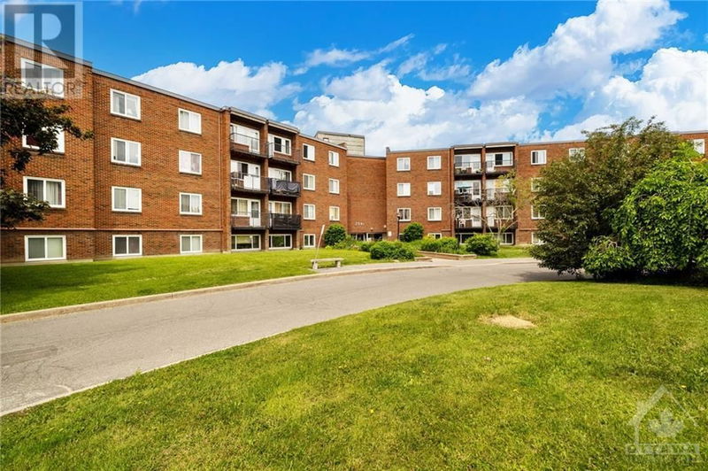  402C - 2041 ARROWSMITH Drive  Ottawa, K1J7V7 | Image 1