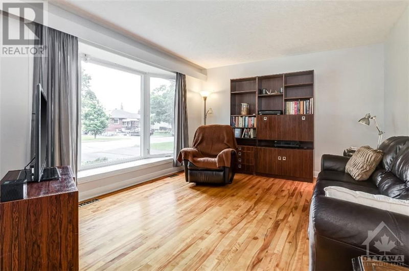 327 FULLERTON Avenue  Ottawa, K1K1K2 | Image 3