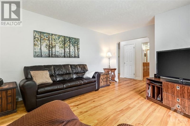 327 FULLERTON Avenue  Ottawa, K1K1K2 | Image 5