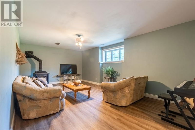 1870 SANDY BEACH Road  Pembroke, K8A6W8 | Image 20