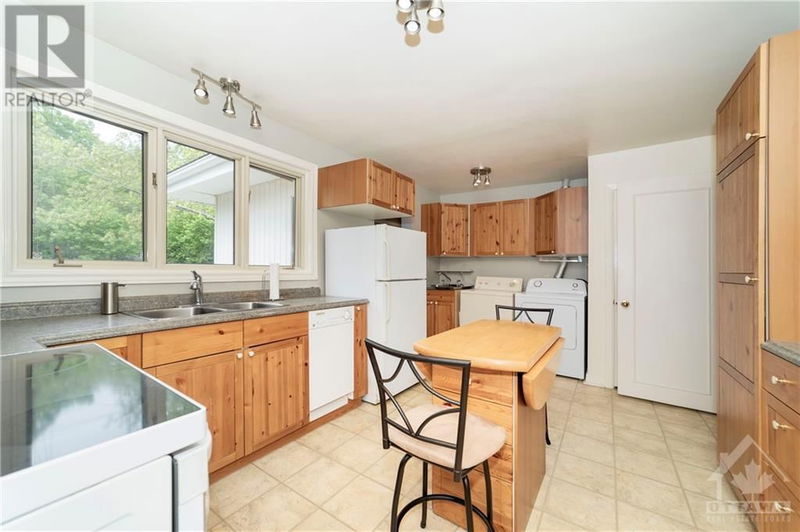 70 REBECCA Crescent  Ottawa, K1J6B9 | Image 13