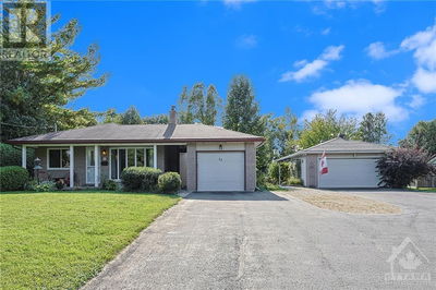 32 JONATHAN PACK Street  Stittsville, K2S0R4 | Image 1