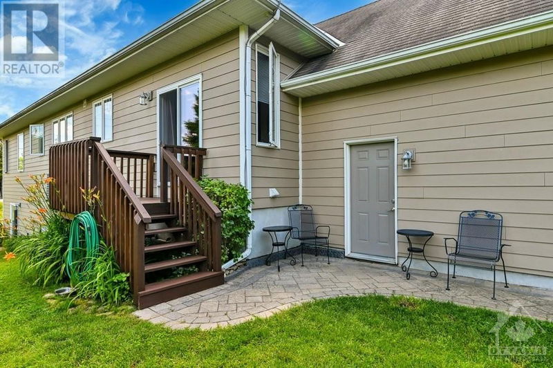 102 CHARLES HOLDEN Avenue  Merrickville, K0G1N0 | Image 25