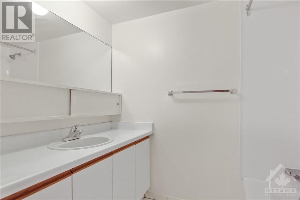 475 LAURIER AVENUE W UNIT#1405 Image 17