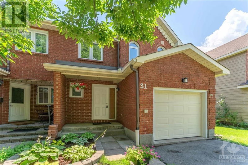 31 ROBARTS Crescent  Ottawa, K2L3Z4 | Image 2